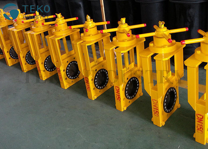 China Double Seated Industrial Valves With High Abrasion Natural Rubber Short Body factory