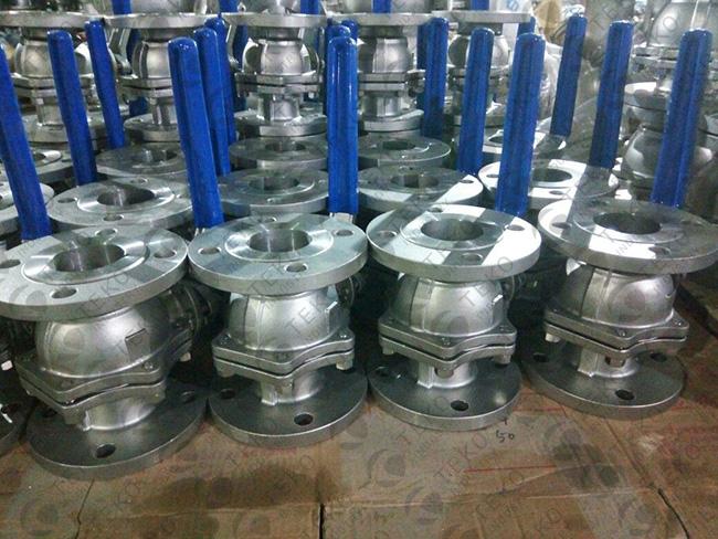 Stainless Steel Flanged Ball Valve , 2PC Two Piece Ball Valve With PTFE Seat 0